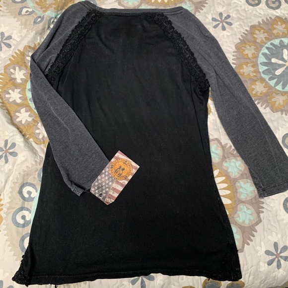 Women’s Affliction 3 quarter sleeve tee - Picture 2 of 4